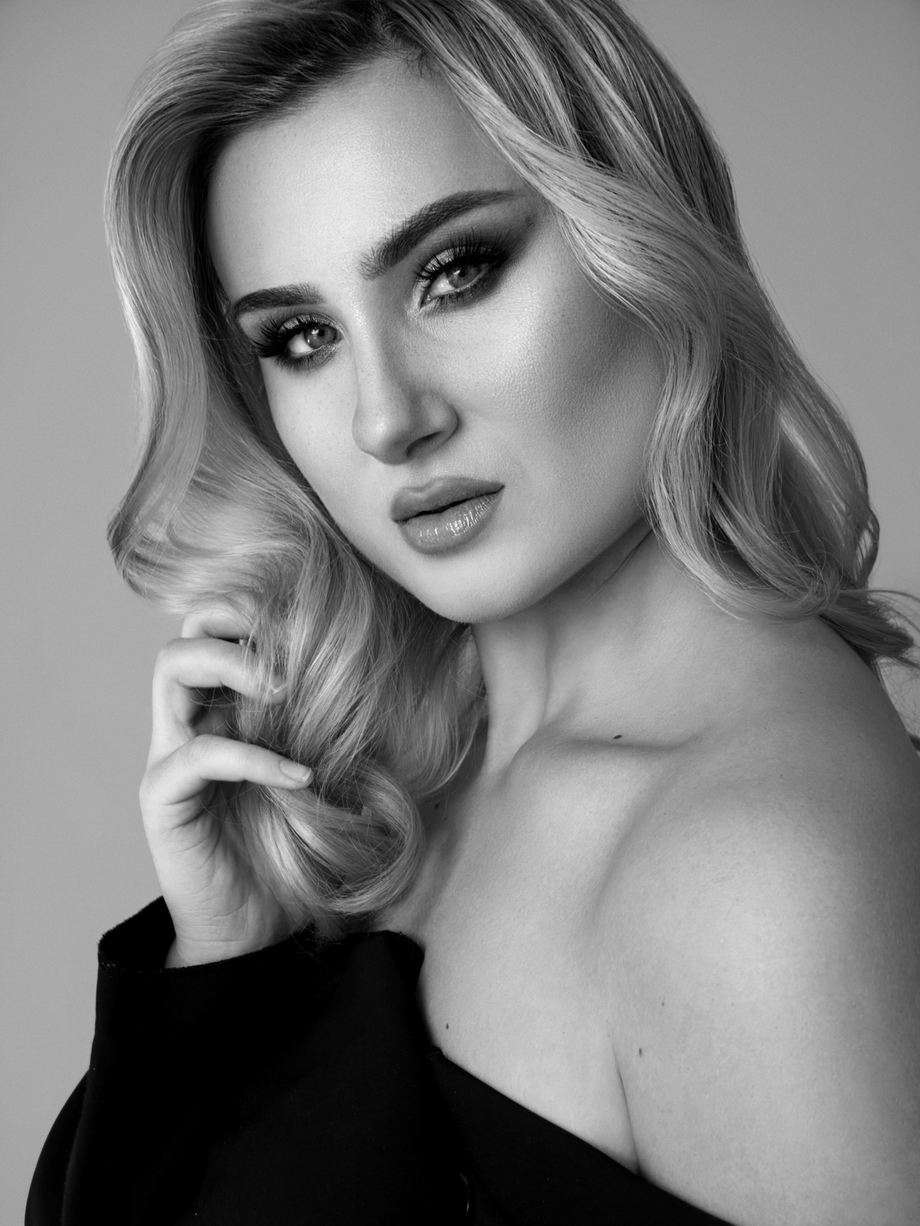 Black-and-white blonde beauty portrait